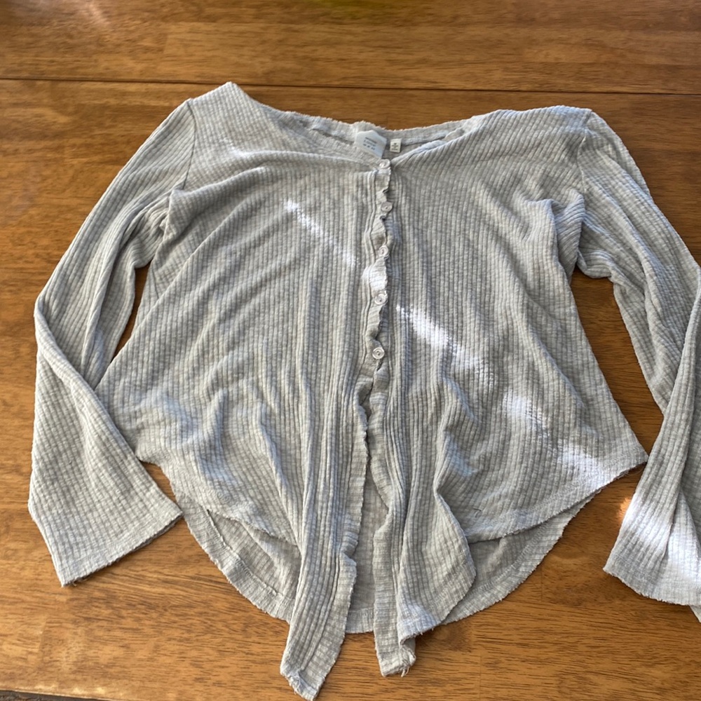 Grey tee